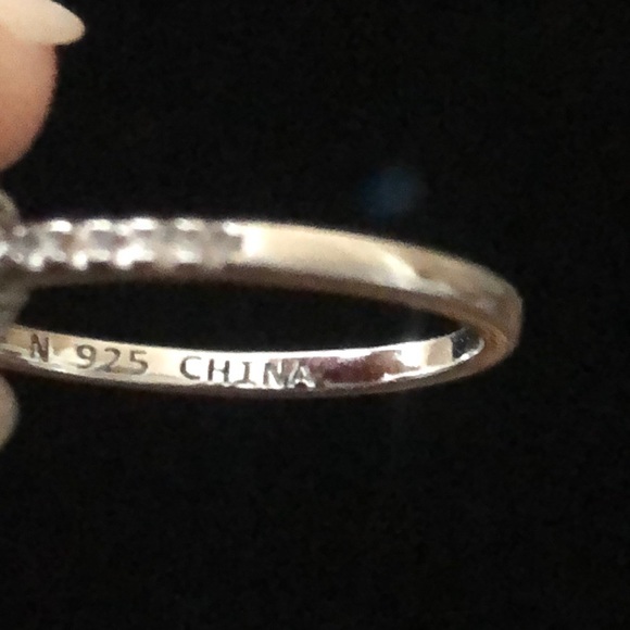 Sterling Silver sapphire ring w/cubic zirconia - Picture 4 of 6